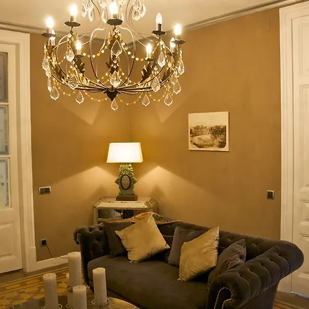 Center Apartment *